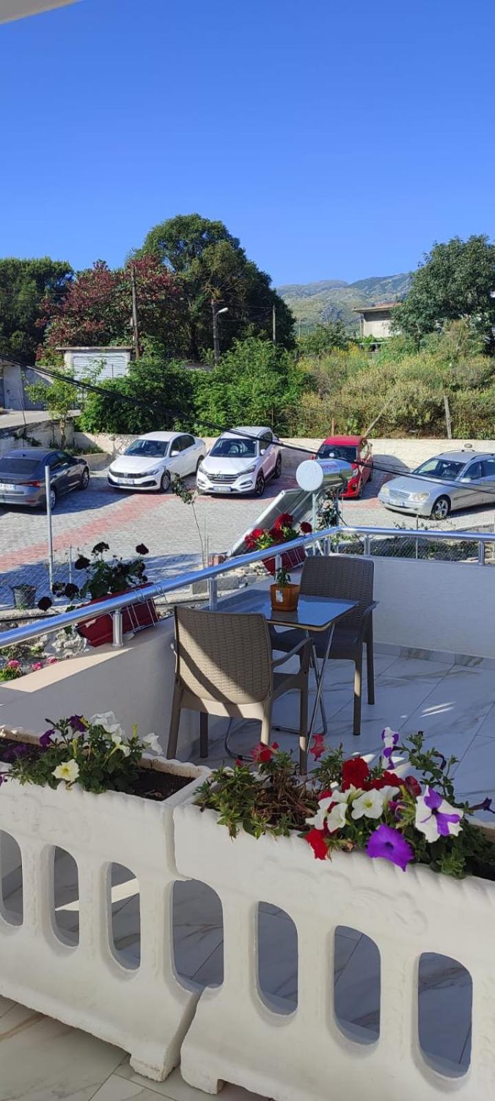 Vladimir Estate Hotel Gjirokastër Exterior foto
